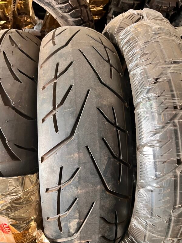 140/70‑17 On‑Road Motorcycle Tire – High-Performance Street Grip