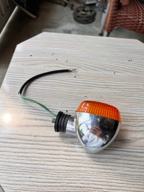 Pair of Front Turn Signal Lights – Compatible with Kawasaki ZXR250 / ZXR400 / ZXR750 / KLE250–500 Models - Image 2