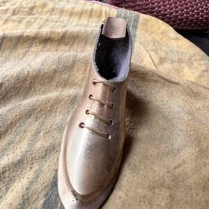 Antique Bronze Shoe Ashtray – Decorative Shoe-Shaped Table Ashtray