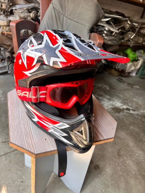Trail Helmet Medium Size with Detachable Glasses – MTB Safety Gear